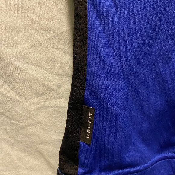 Nike Women’s large bicycling shirt. - Picture 2 of 6